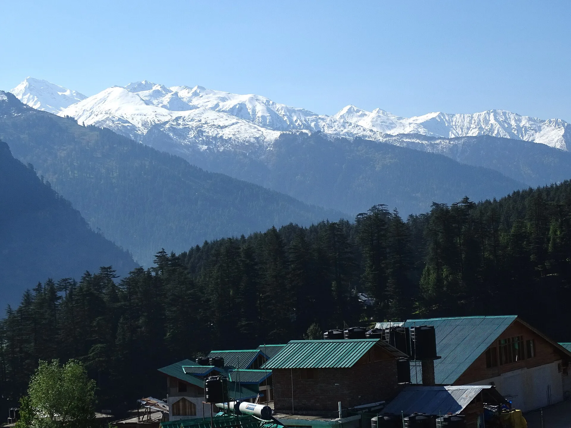 Manali Snow Retreat
