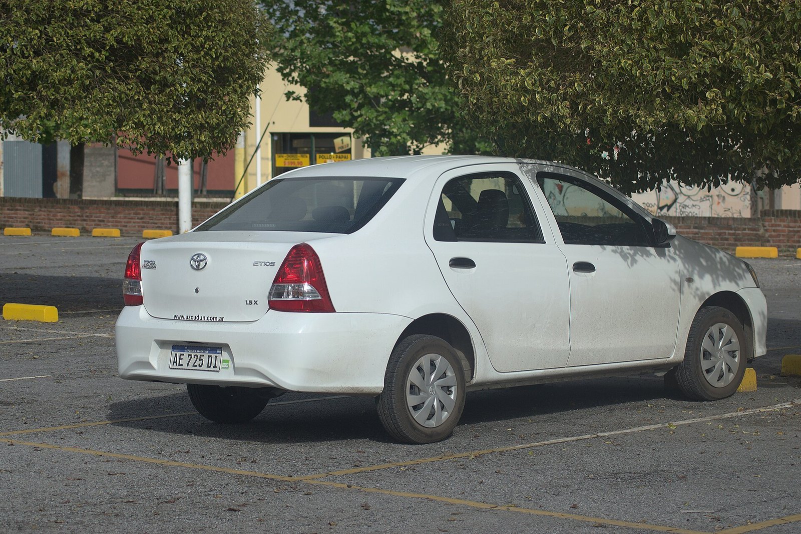 Sedan — Toyota Etios